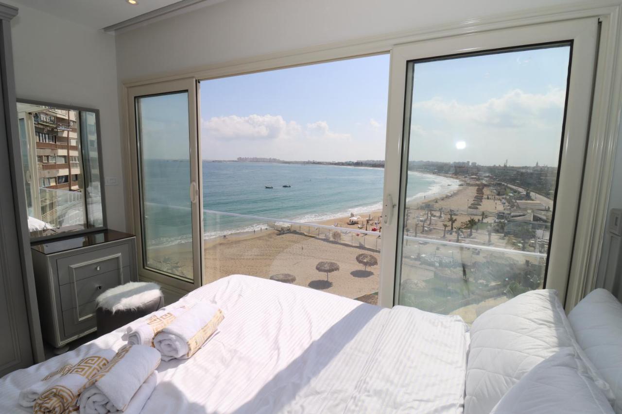 Apartament Luxury Mamoura Private *