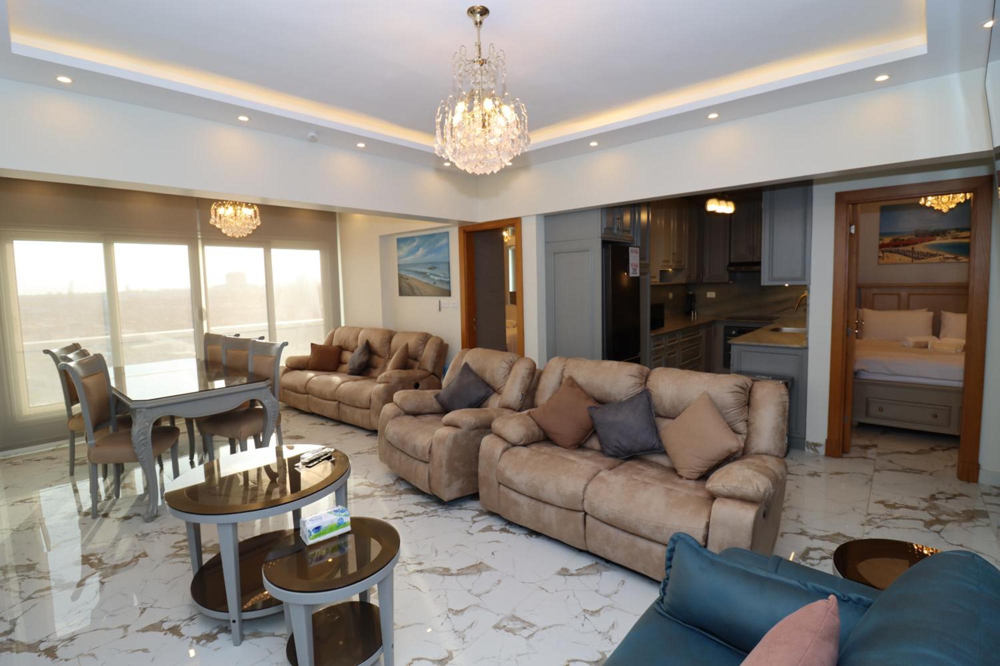 Luxury Mamoura Private Apartament